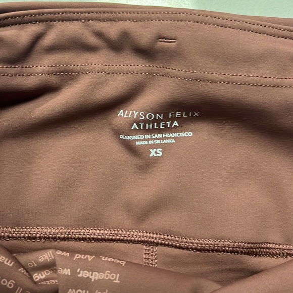 Like New Athleta Limited Edition Allyson Felix 7/8 tight, size XS - Picture 6 of 9